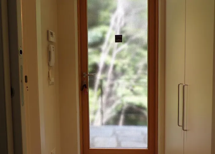 アパート Varesello 20